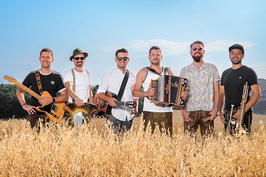 (Bild für) DeSchoWieda – Des tourt guad! (Stehkonzert) - zum Schließen ins Bild klicken